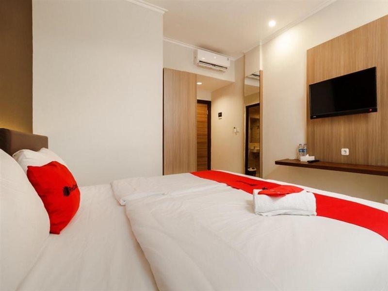 Hotel Reddoorz Plus Near Lippo Mall Kemang 2 à Jakarta Extérieur photo