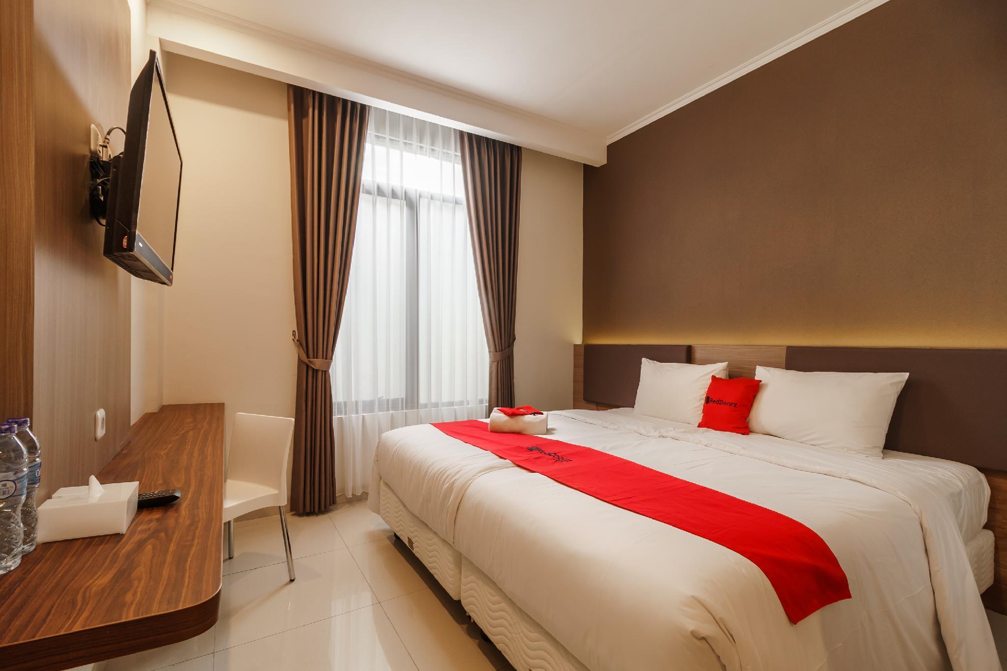 Hotel Reddoorz Plus Near Lippo Mall Kemang 2 à Jakarta Extérieur photo