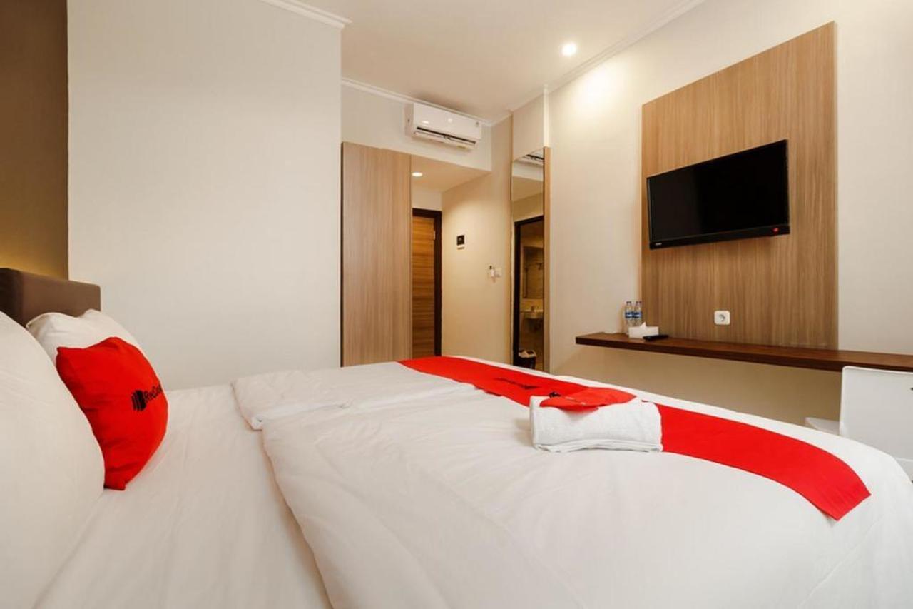 Hotel Reddoorz Plus Near Lippo Mall Kemang 2 à Jakarta Extérieur photo