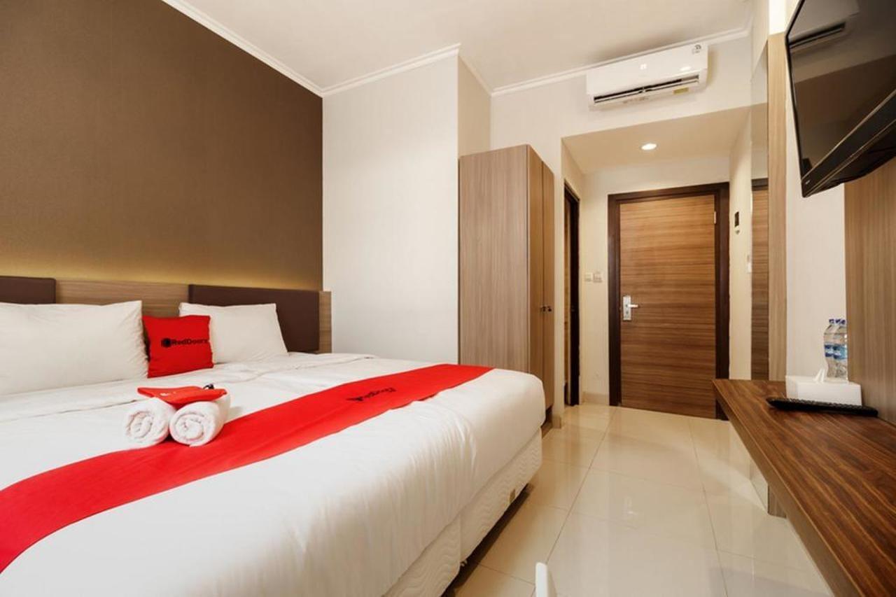 Hotel Reddoorz Plus Near Lippo Mall Kemang 2 à Jakarta Extérieur photo