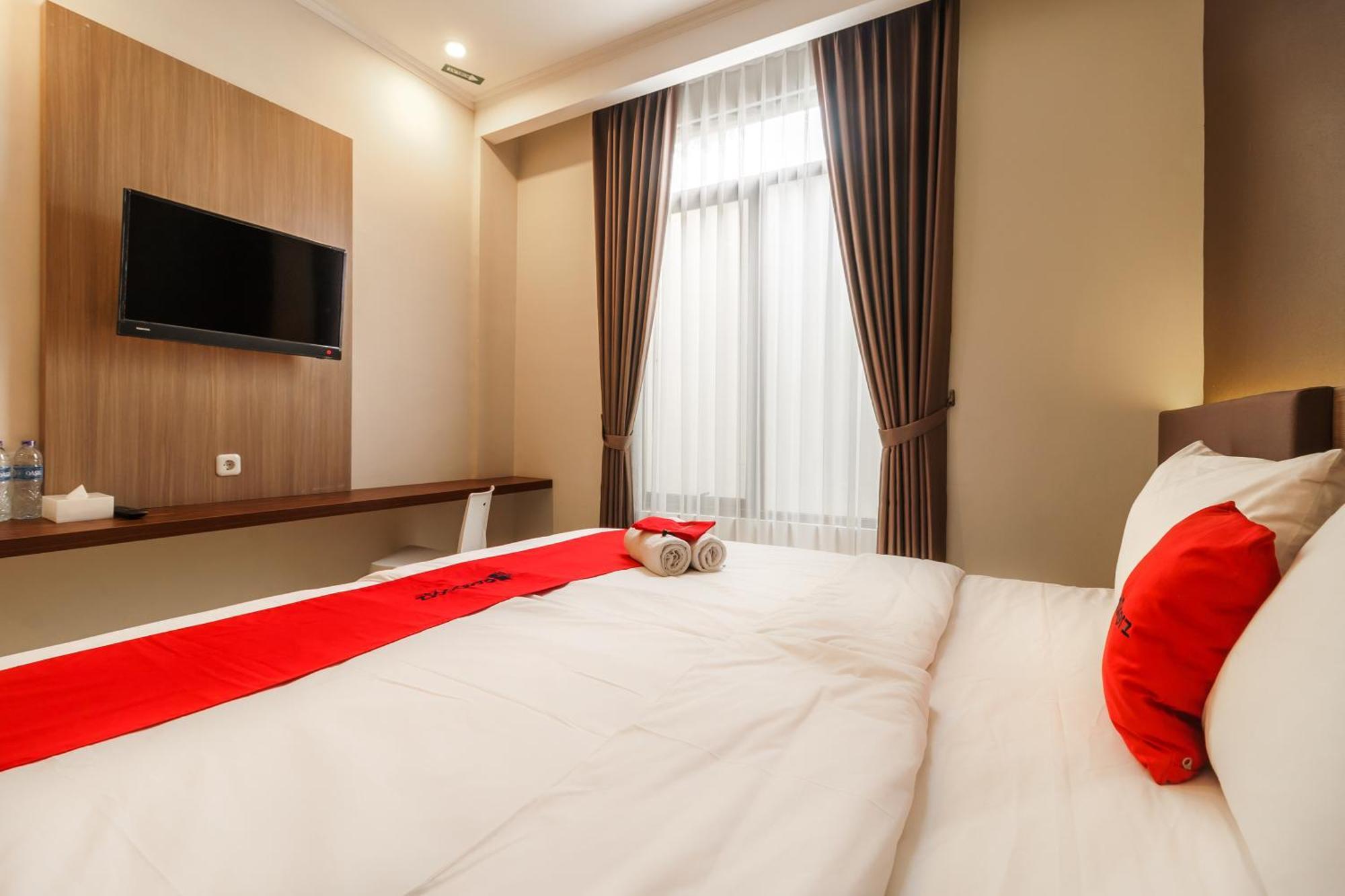 Hotel Reddoorz Plus Near Lippo Mall Kemang 2 à Jakarta Extérieur photo